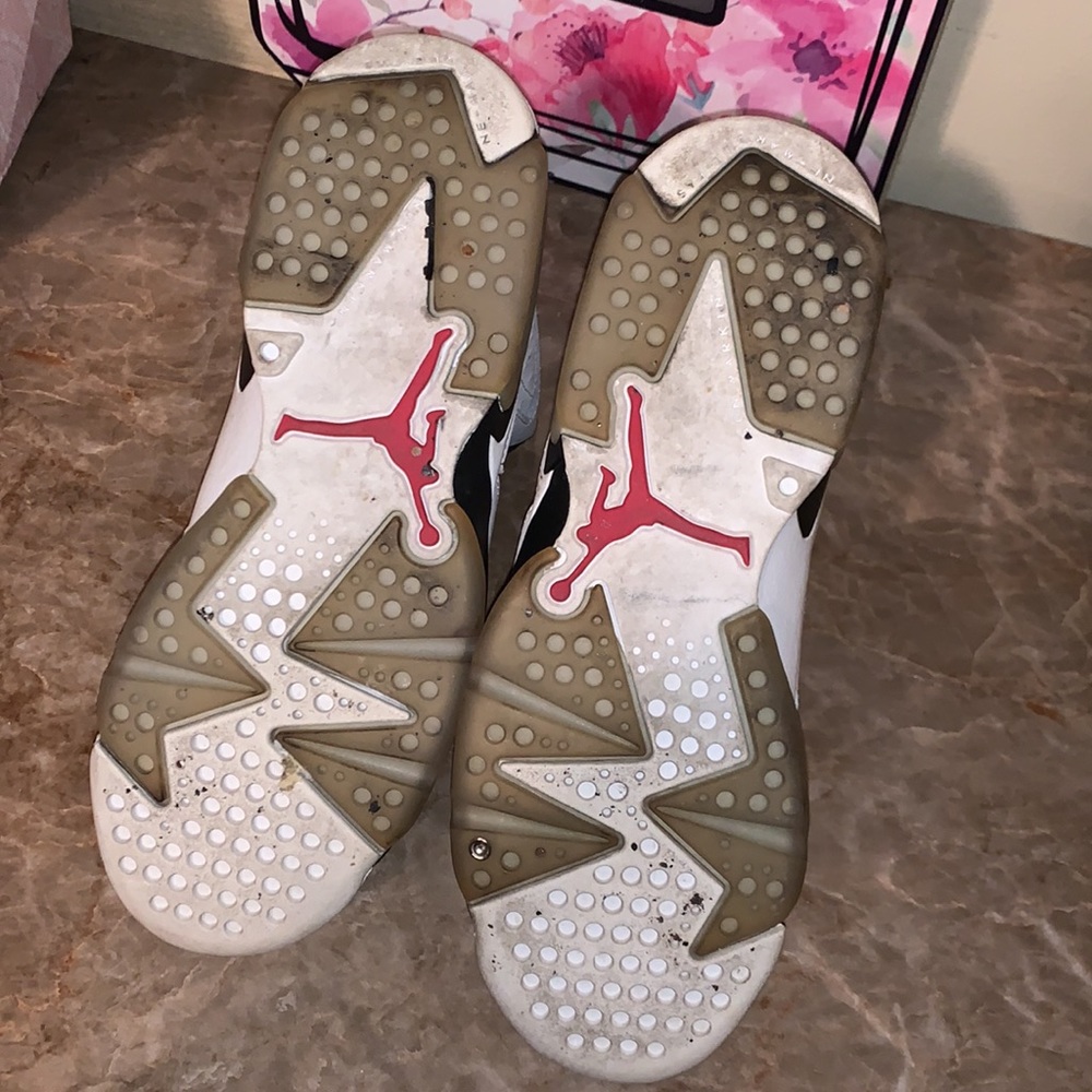 Jordan 6 - Picture 6 of 8